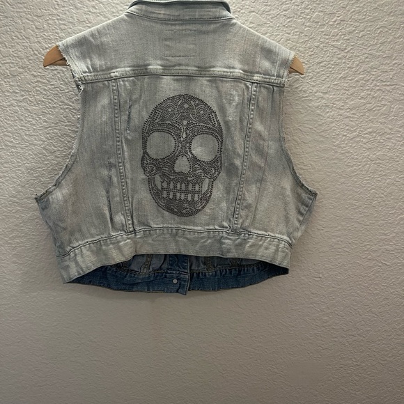 Torrid Metal Studded Skull Distressed Denim Biker Vest Stretch Outdoor Women's 0 - Picture 4 of 8